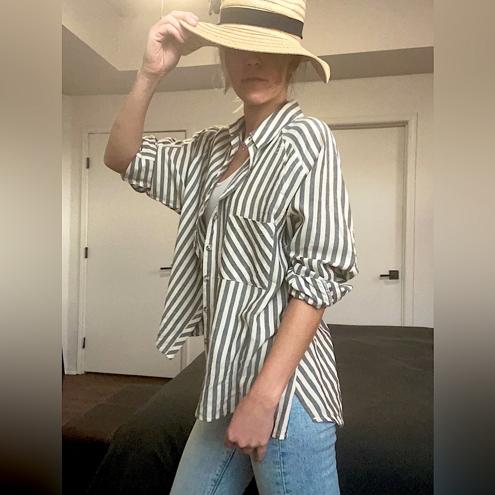 Mod Ref White Cream and Blue Striped High-Low, Button-up Shirt